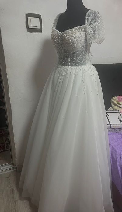 Vând rochie de mireasă