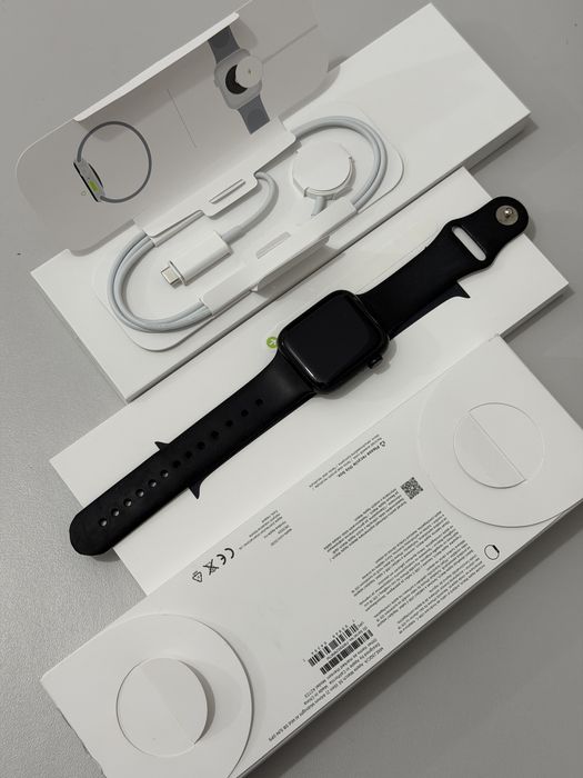 Apple Watch SE Gen 2 GPS 44mm Midnight Aluminium, Midnight Sport Band S/M, Ca Nou, Cablu Original Sigilat