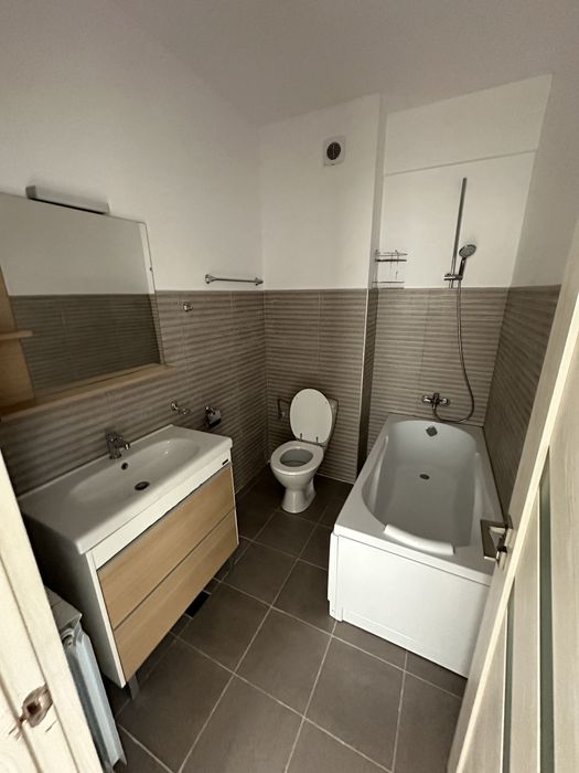 Inchiriez Apartament