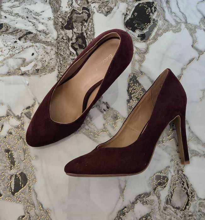 Pantofi eleganti cu toc nr 38