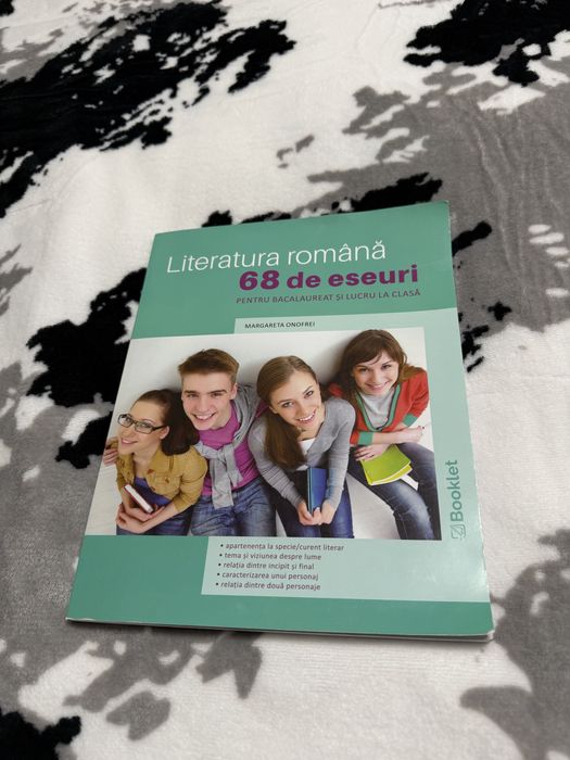 Carte de Română cu 68 de eseuri pentru BAC