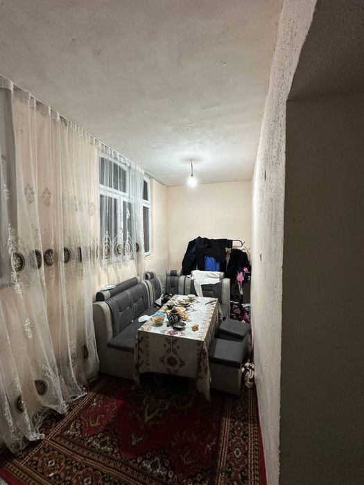 Uy sotiladi srochniy 1/1/4