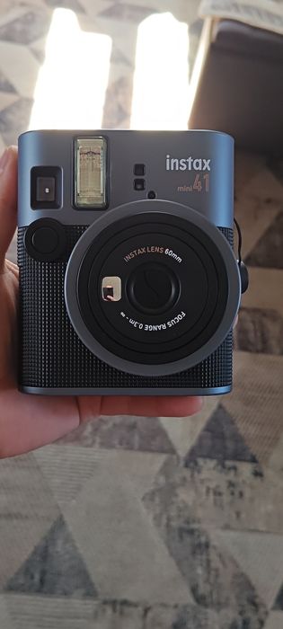 Продаю instax mini 41