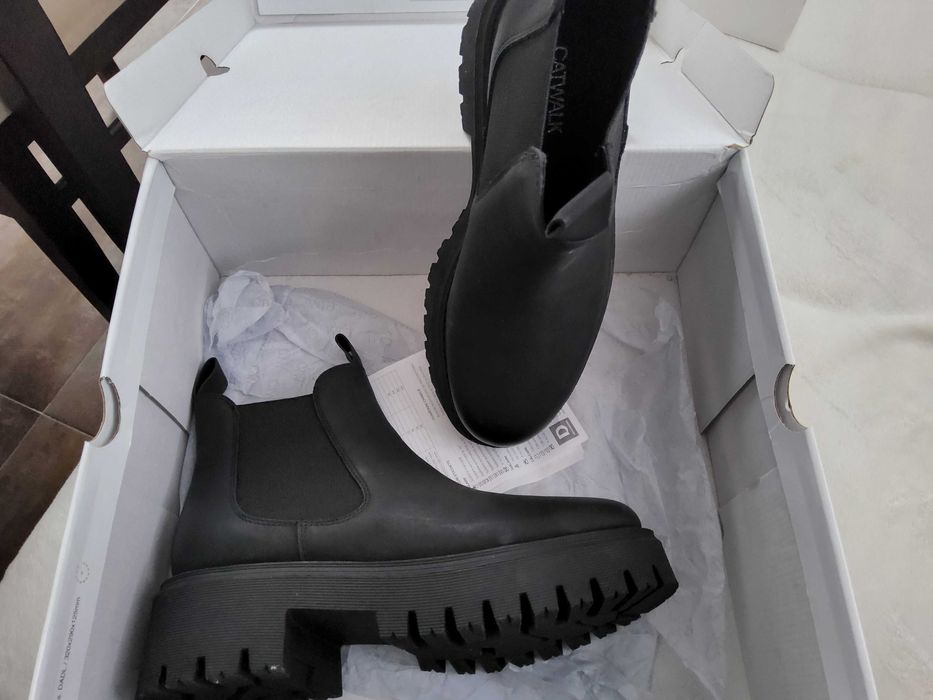 Ghete dama marimea 36 Deichmann