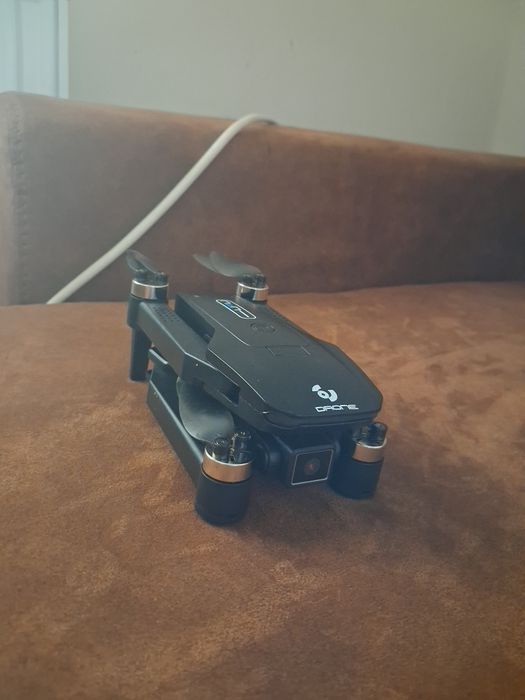 Дрон с HD камера – сгъваем, лесен за управление