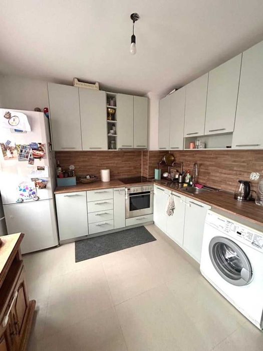 Дава се под наем Тристаен апартамент в София, Света Троица - 89 кв.м за 547.23 € - Снимка #1