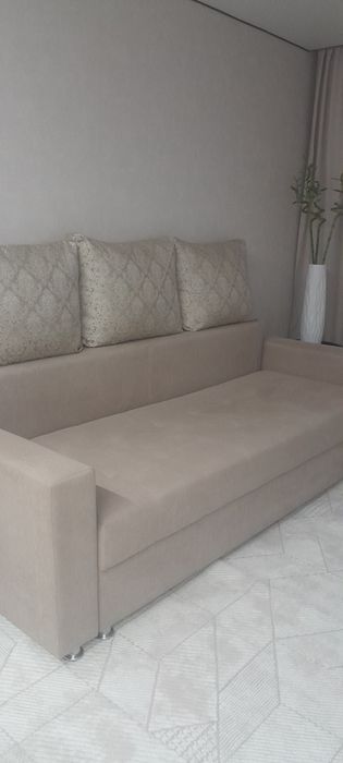 Диван./Палас./Вешалка