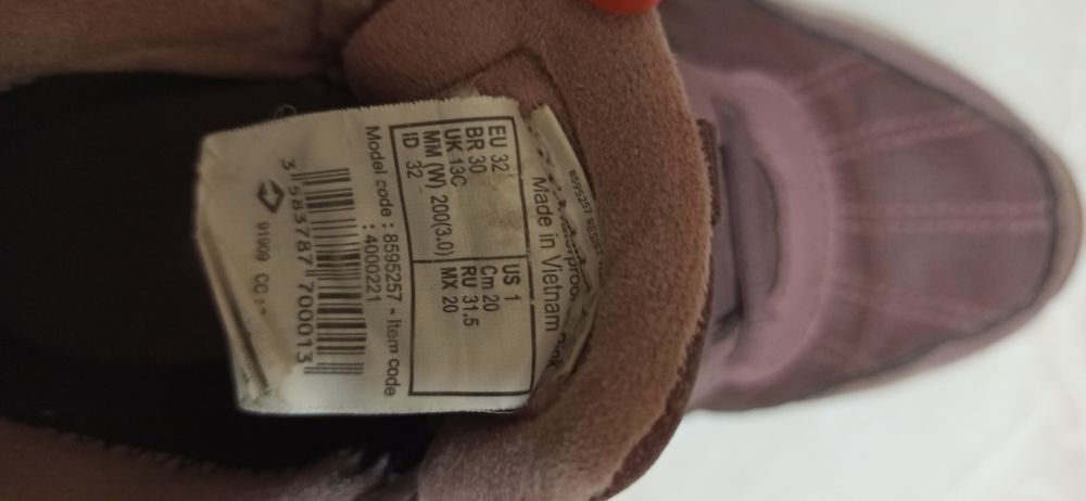 Продавам есенни обувки за момиче, Декатлон