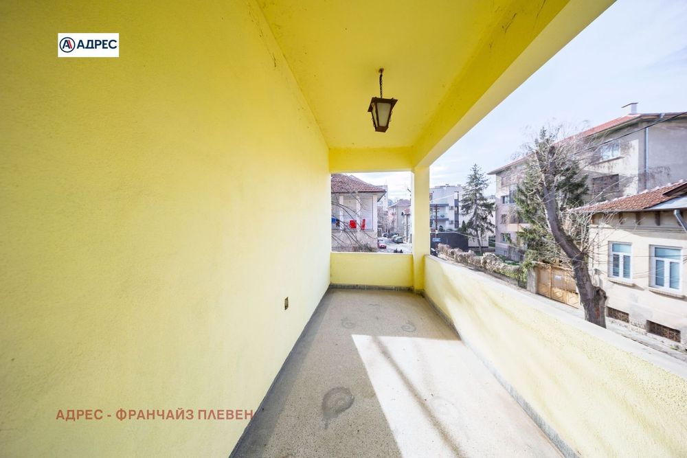 Продава се Етаж от къща в Плевен, Идеален център - 200 кв.м за 714 €/кв.м - Снимка #10