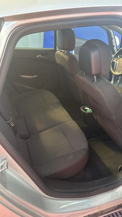 OPEL Astra 2010 — imagine 5