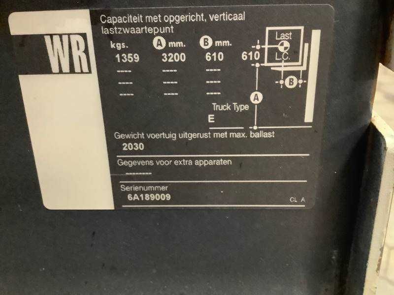 Стакер-високоповдигач разтегателен с наклон Crown 30WRTL с зарядно