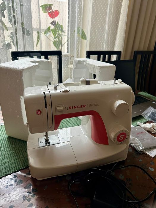 Masina de cusut Singer