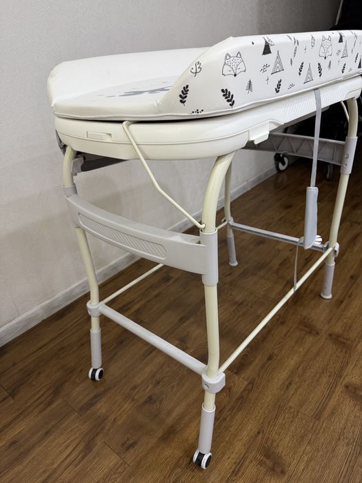 Пеленальный столик