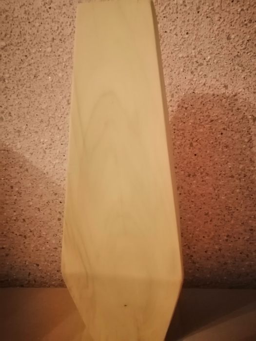 Ваза из цельного дерева.