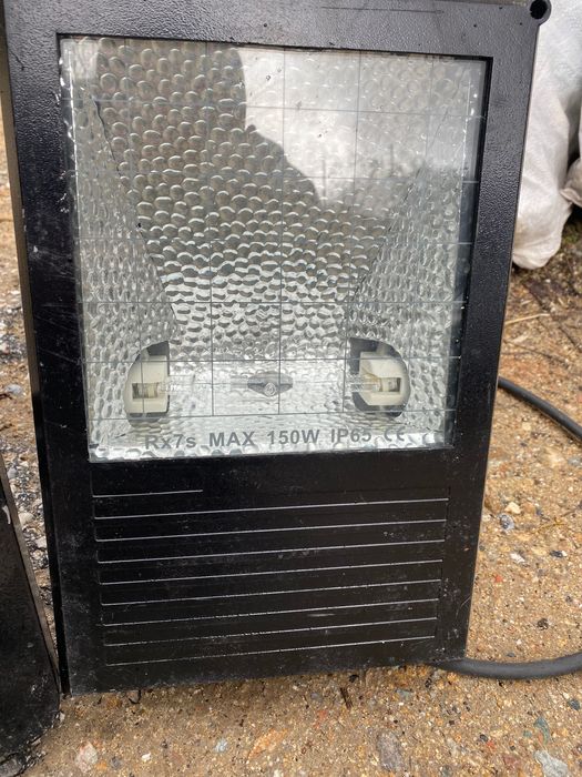 3броя лампи по 400W