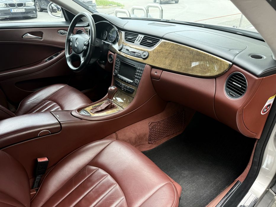 Mercedes CLS 320 - един от малкото, които си струват