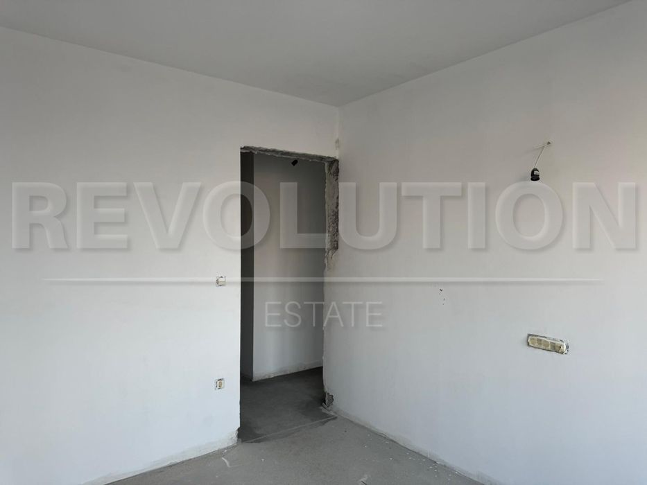 Тристаен апартамент в сграда с АКТ 16 в ж.к. Лозенец