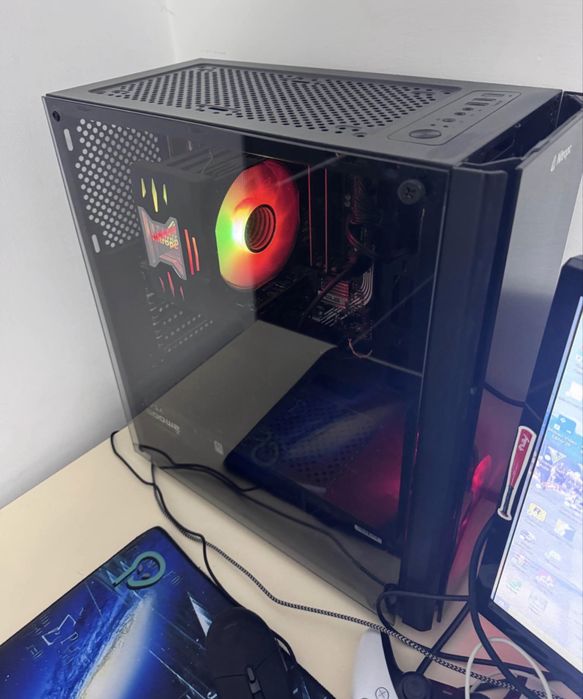 Vand pc+ monitor 1500 lei