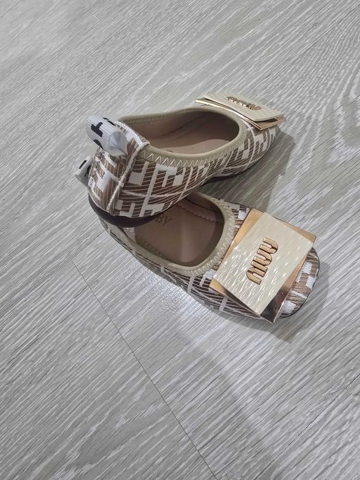 Продам туфельки на девочку