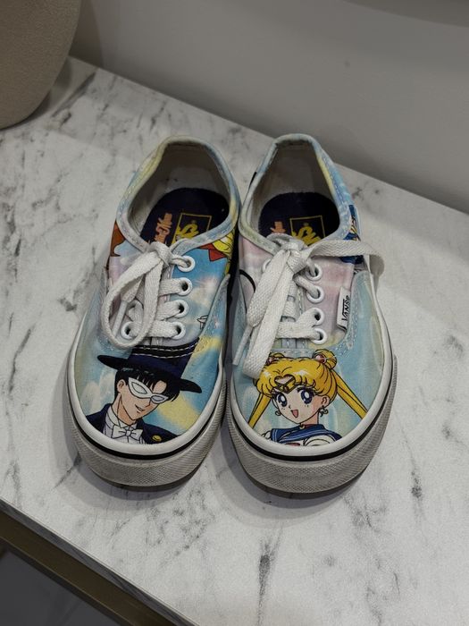 Кроссовки на девочку