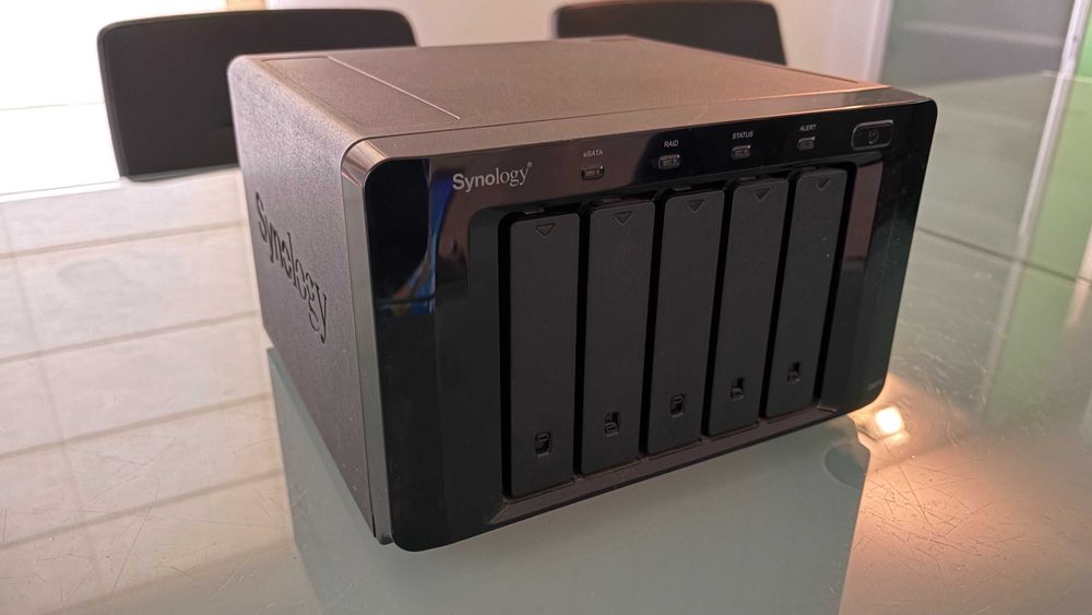 Synology DX510 eSATA expansion unit.