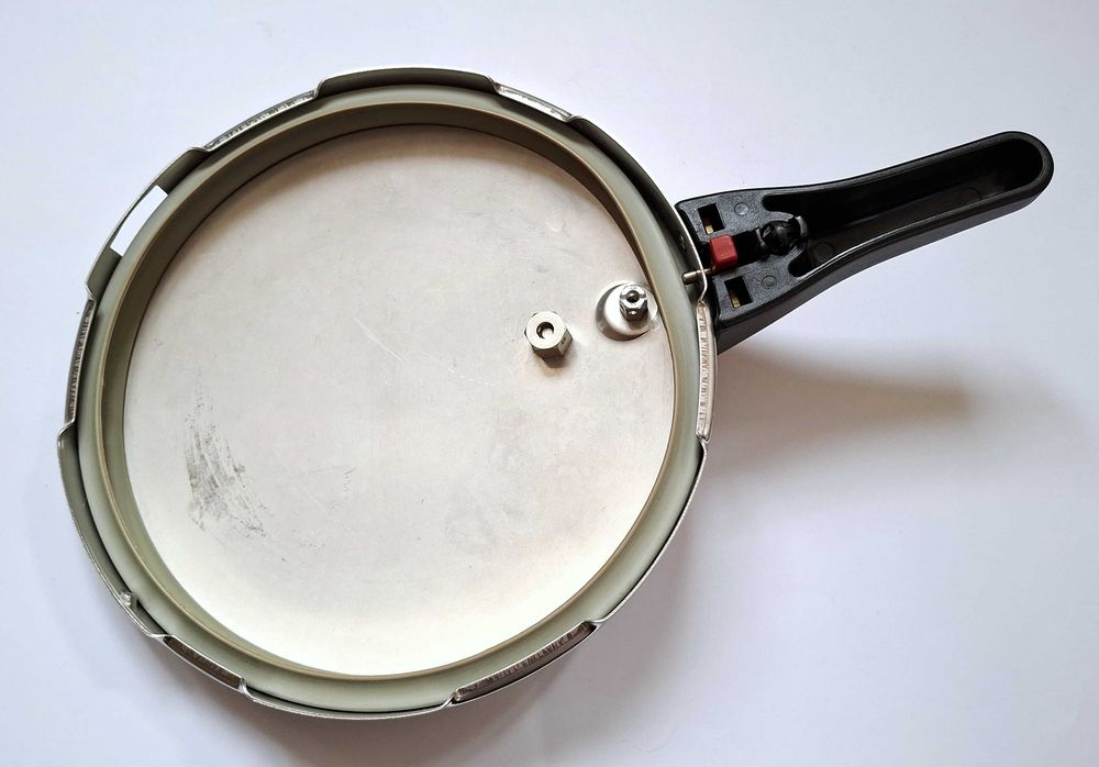 BEEM – Оригинална Немска тенджера под налягане голяма 7 литра