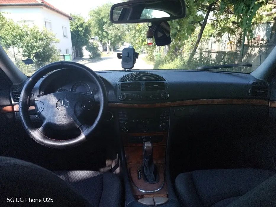 Mercedes E270 2004 Г.
