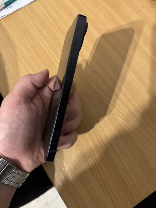 Vand iphone 14 impecabil