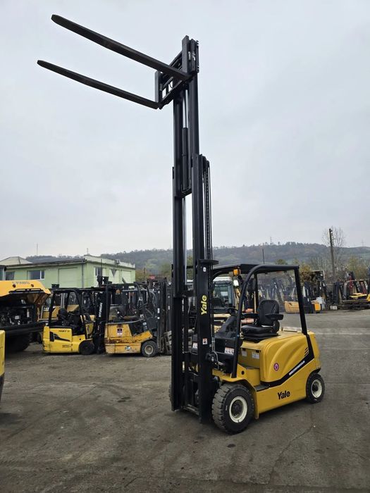 Yale ERP30UX Stivuitor electric Yale ERP30UX