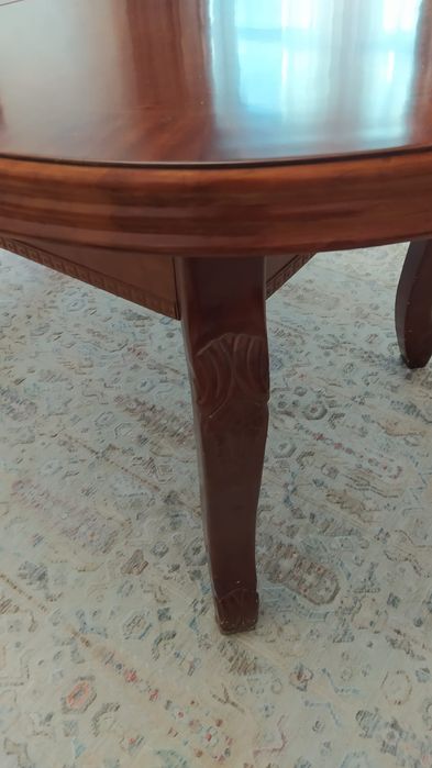 Продам стол обеденный