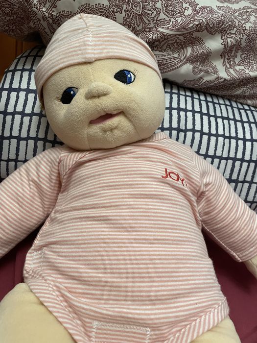 Реалистична кукла бебе