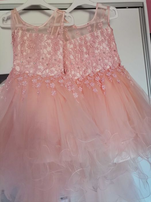 Еднакви рокли 9-10 и 10-11 размер