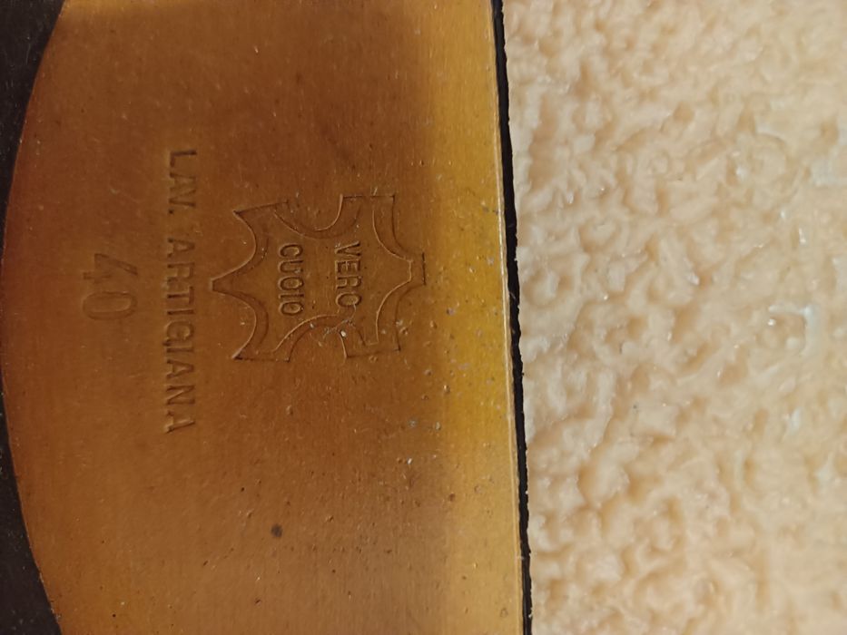 Vând pantofi bărbați piele mărimea 40