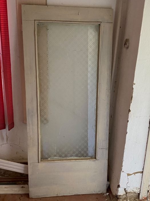 Продам двери межкомнотные,2 штуки