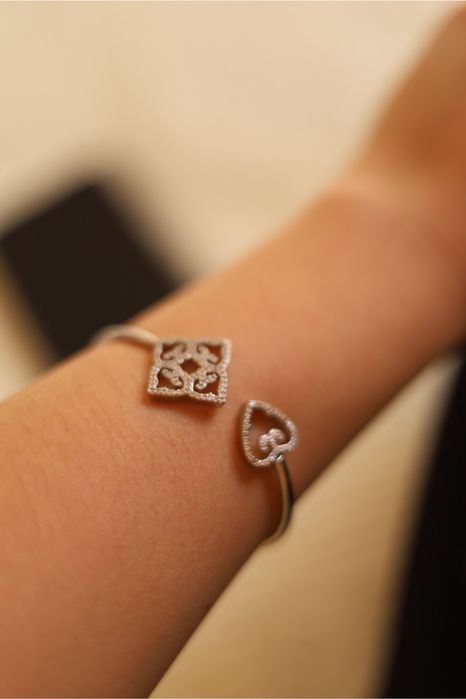 Браслет продается новый