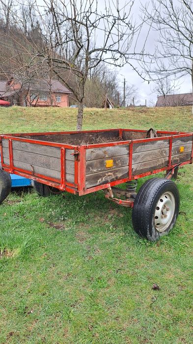 Vând remorcă pe arcuri