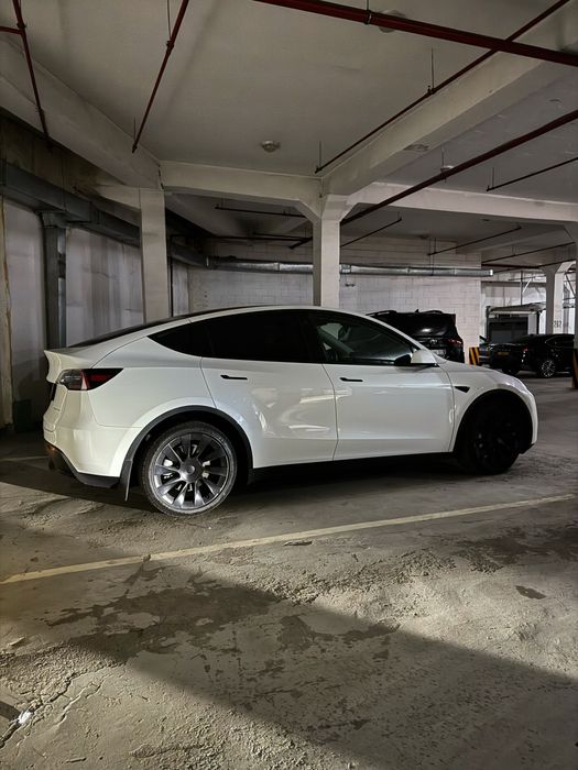 Срочный торг!! Tesla Model Y , Long Range / dual motor