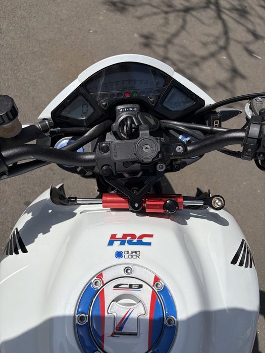 Vând Honda CB1000R