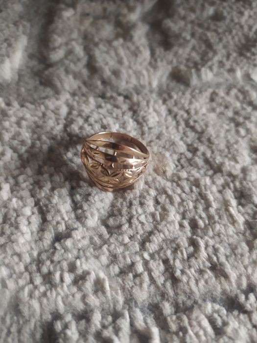 Tilla komplekt sotiladi 585