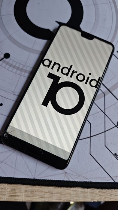 PACHET: Vând Huawei P20 (ecran crăpat,funcțional)+Sony Xperia  10 II(pentru piese;nu pornește)