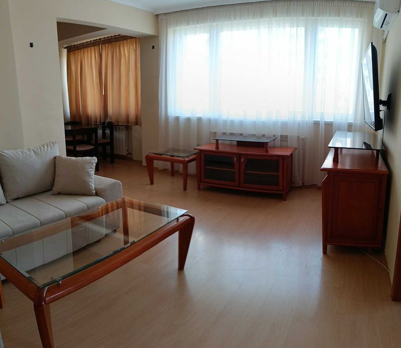 Дава се под наем Тристаен апартамент в София, Лозенец - 88 кв.м за 867.51 € - Снимка #1