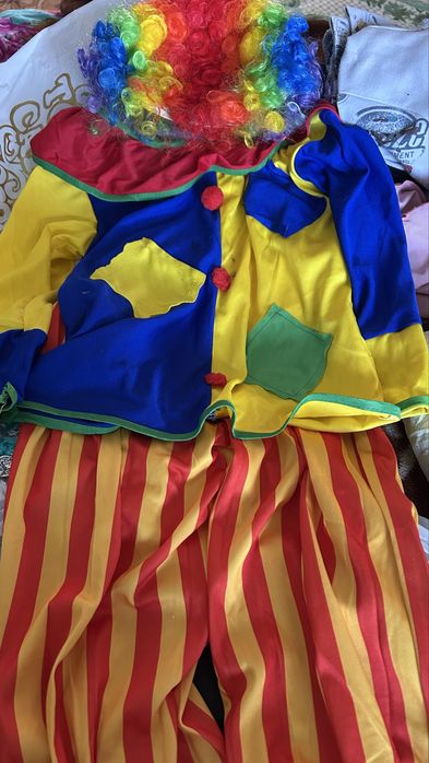 Қыздар улдар мерекелік киімдер сатылады