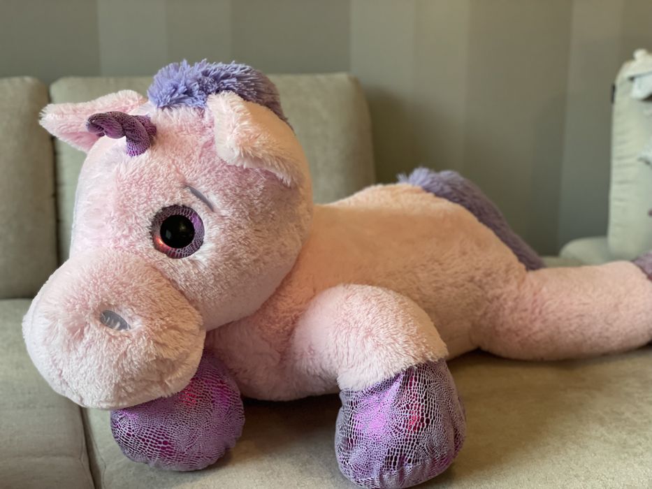 Unicorni gigant, jucarie de plus