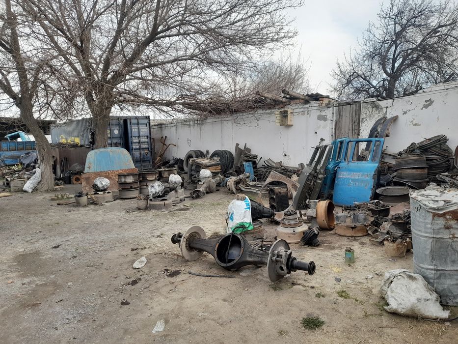 Зил запчастлар сотилади