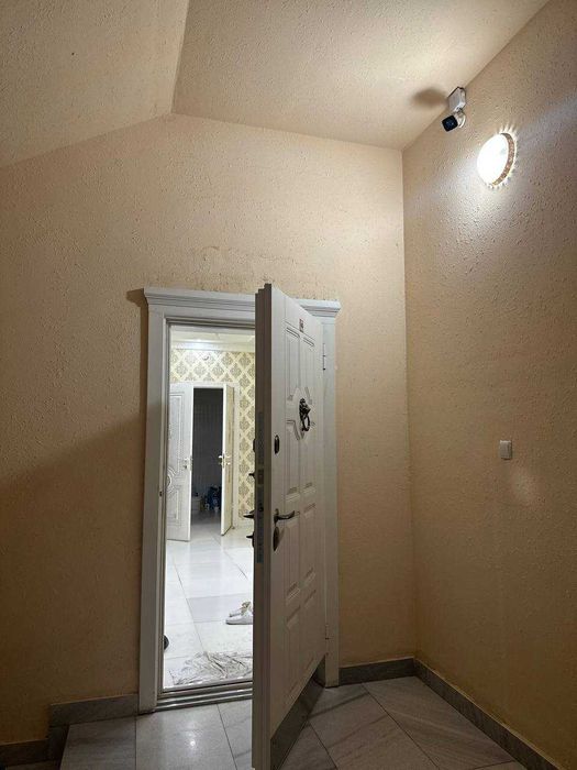 Срочно продаётся 3-х комнатная Новая квартира 96 кв.м 5-й этаж,