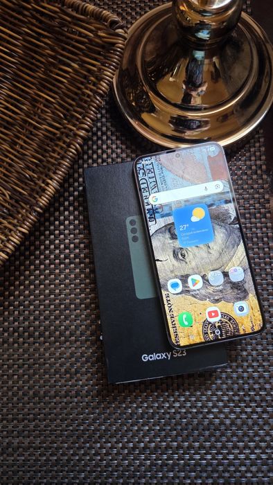 Продаётся Samsung S23

256 GB