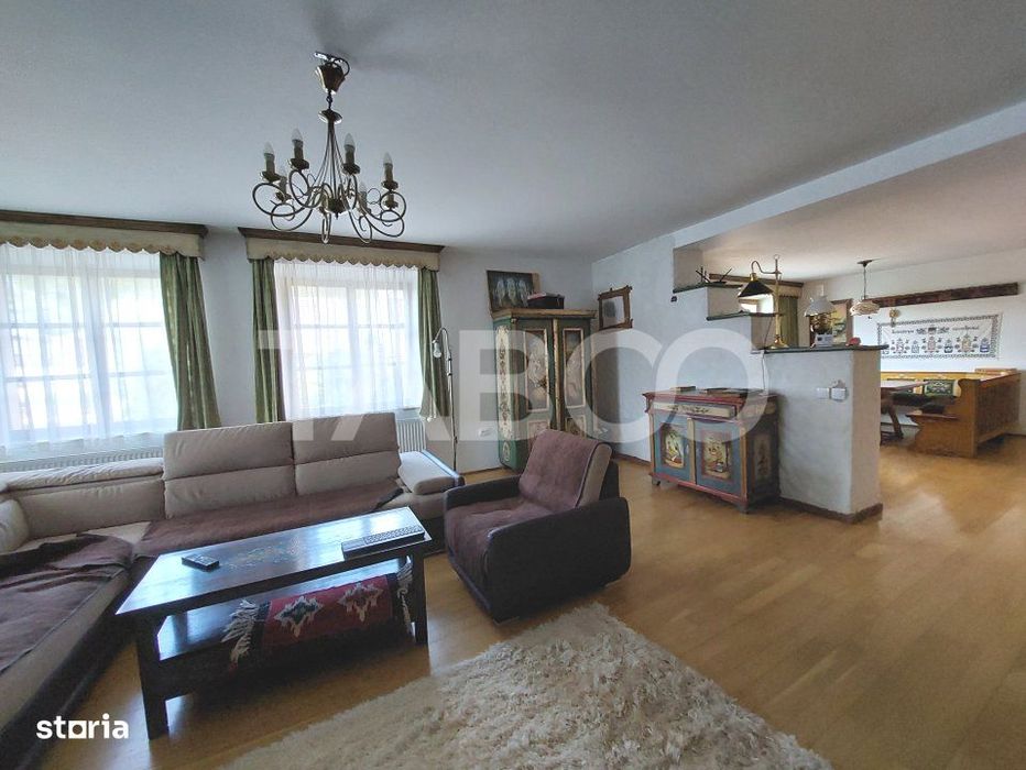 Casa de vanzare specific sasesc si atelier pret avantajos Cisnadioara