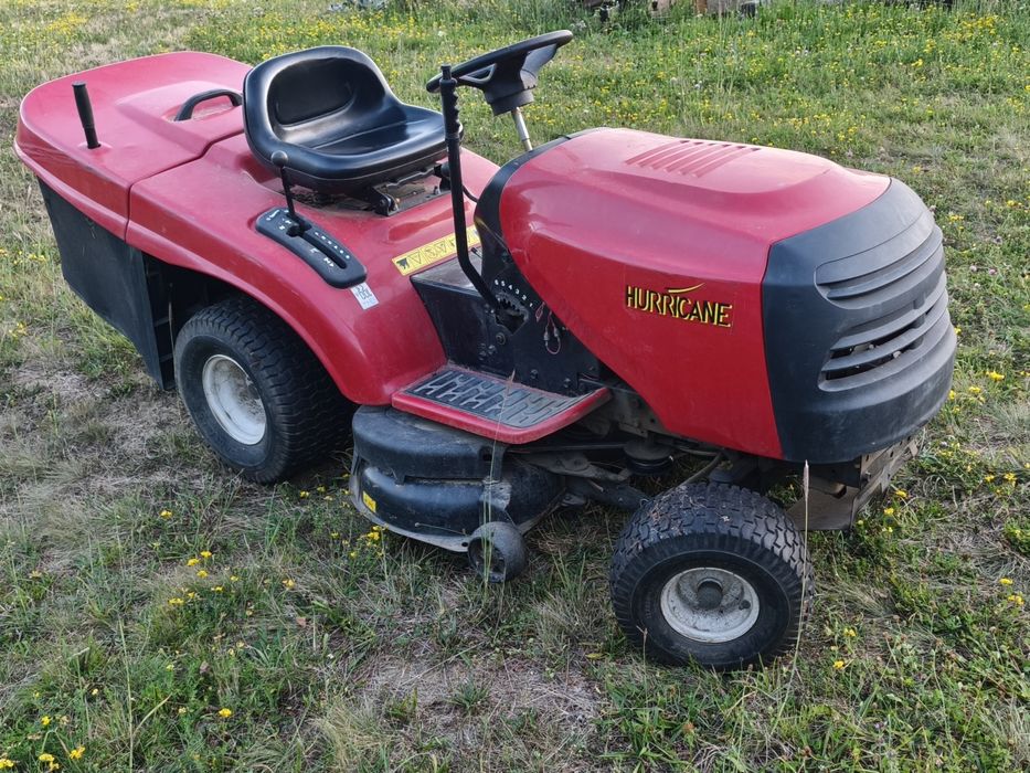Tractoras tuns gazon