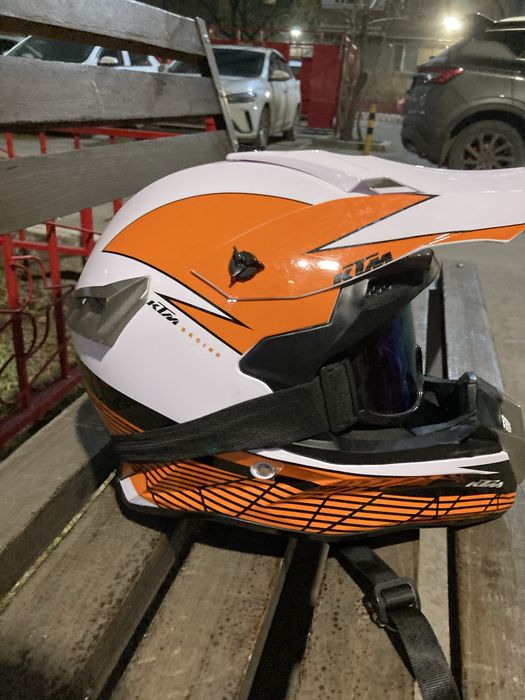 Продам шлем Ктм