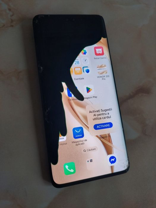 Vând Honor 200 Pro [spart] [pentru piese] [placă de bază bună] //poze reale